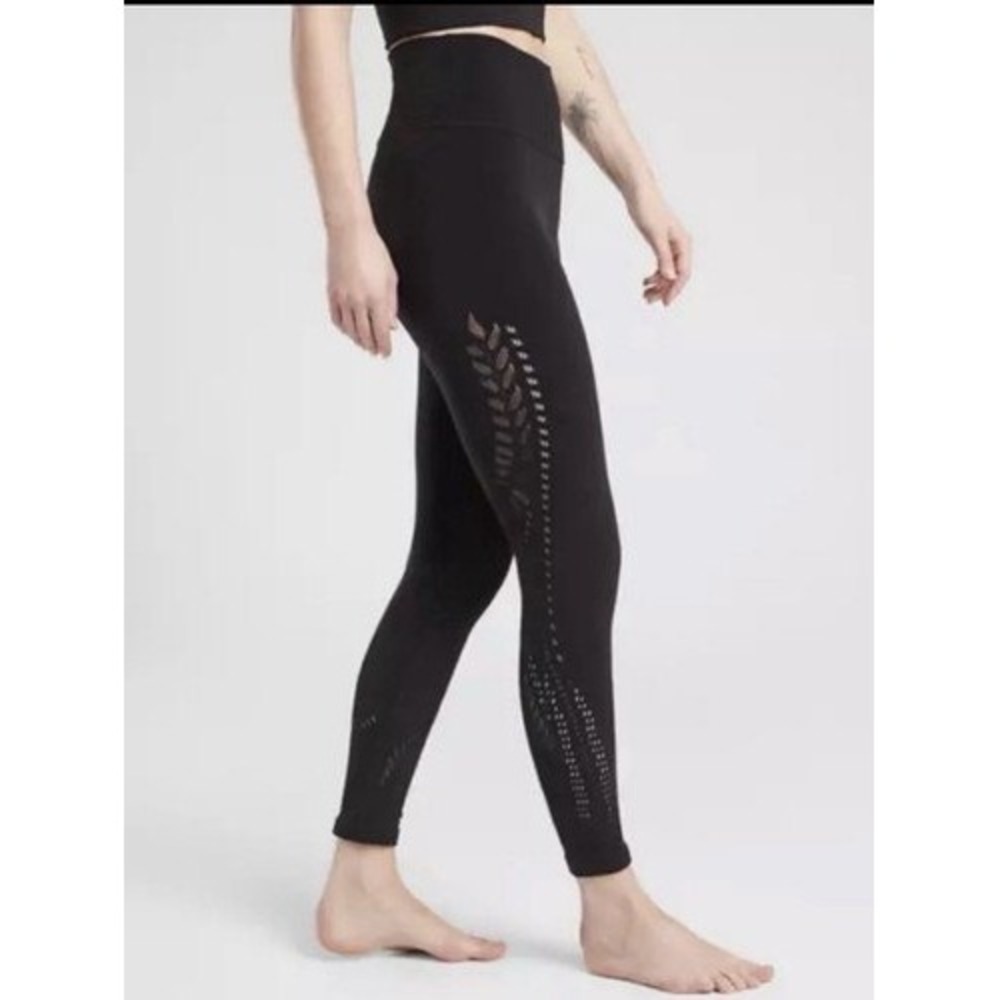 Athleta Warp Knit 7/8 Tight Women High Rise Perforated Leggings S/M Black 531777